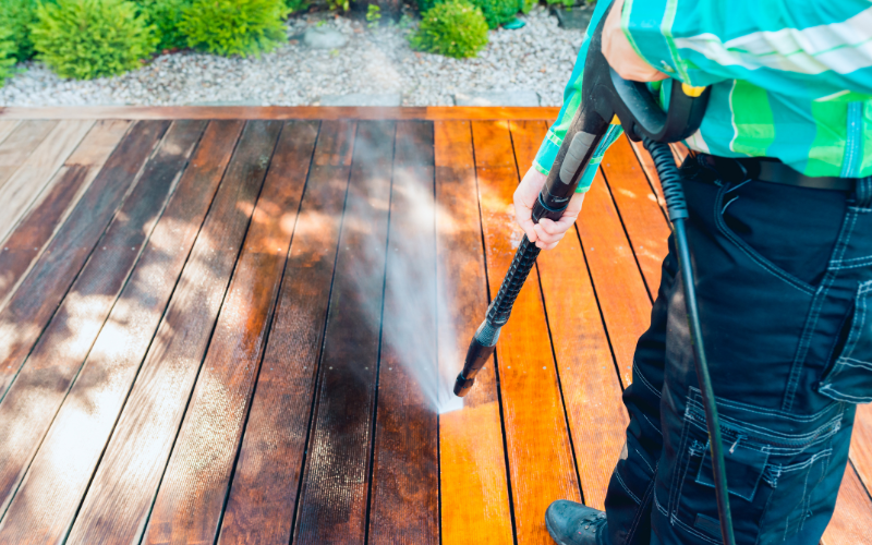 Benefits of Hiring Pressure Washer Companies Near Me for Home Exteriors